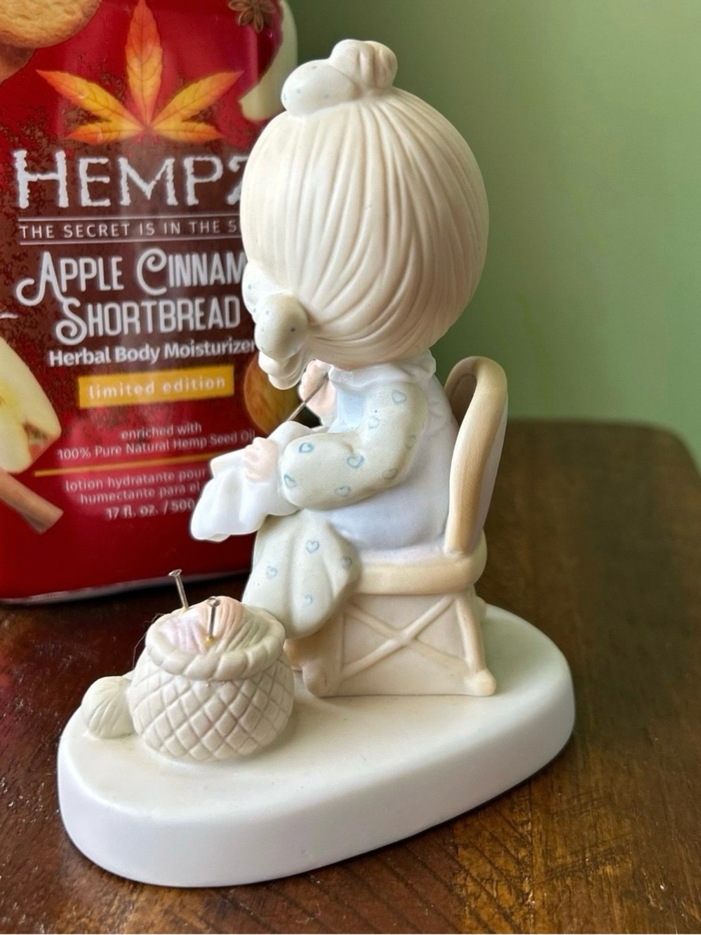 Vintage Precious Moments Knitting For Mother Figurine - Picture 5 of 9